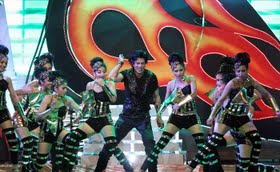 SRK performing in the opening ceremony of IPL6